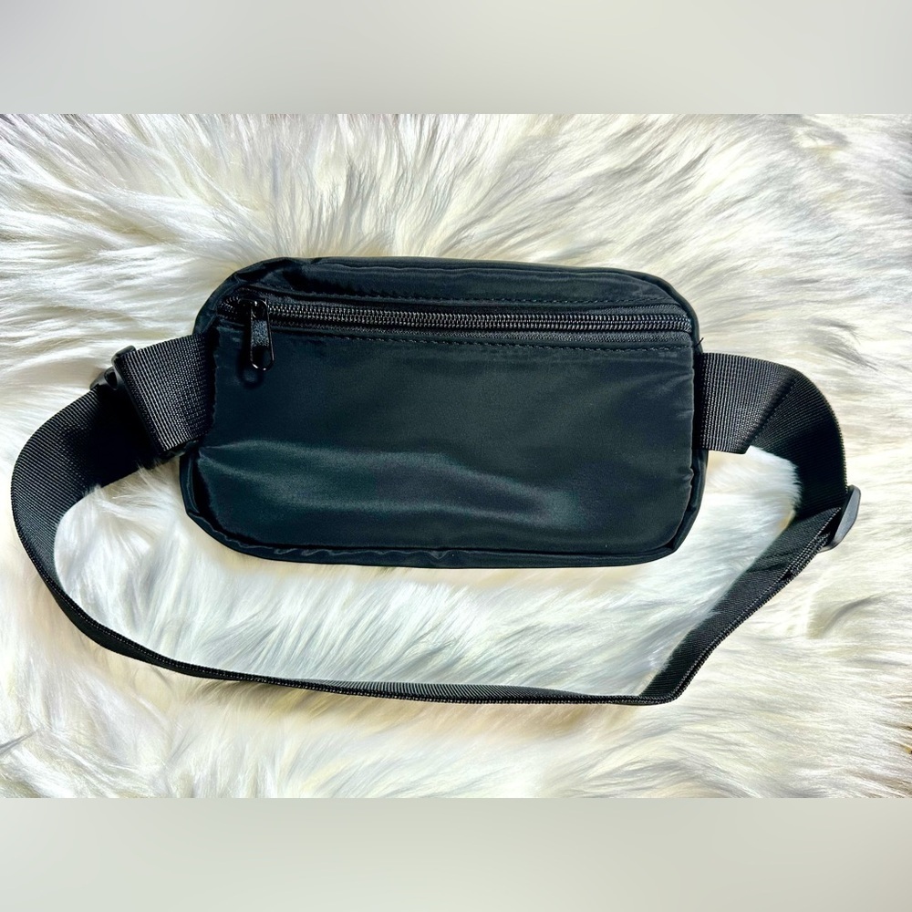 Elegant Black Mini Bag - Picture 2 of 6